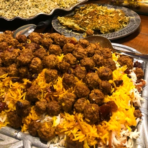 آلبالو پلو با گوشت قلقلی