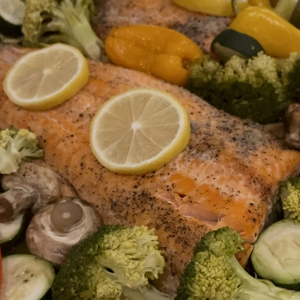 ماهی سمن با سبزیجات